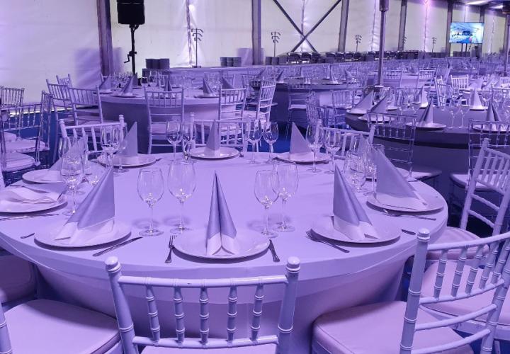plexi chiavari szék bérlés, brent.hu