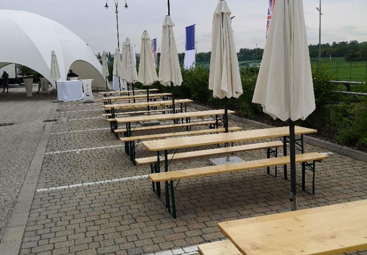 söpad garnitúra és napernyő bérlés, brent.hu