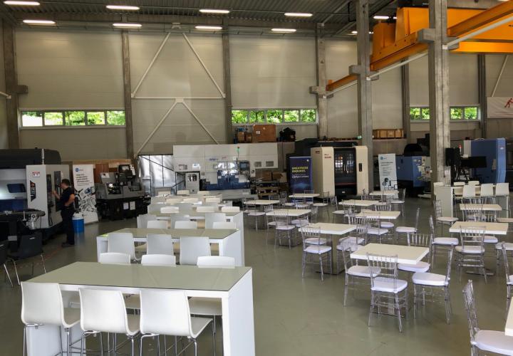 plexi chiavari szék bérlés, brent.hu