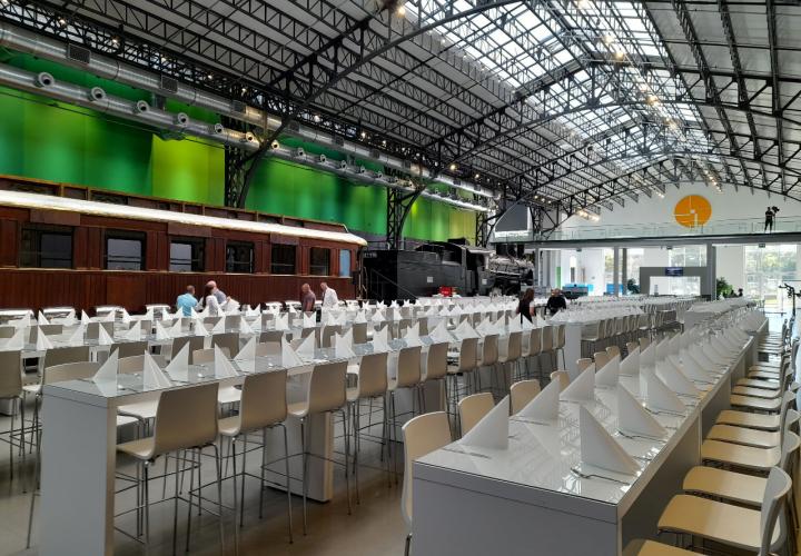 híd koktélasztal & alice bárszékek bérlése, brent.hu