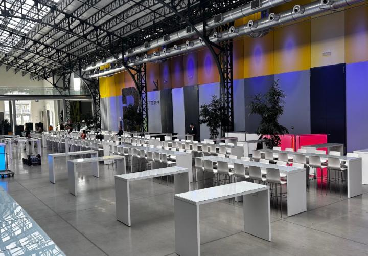 híd koktélasztal alice bárszékekkel, brent.hu