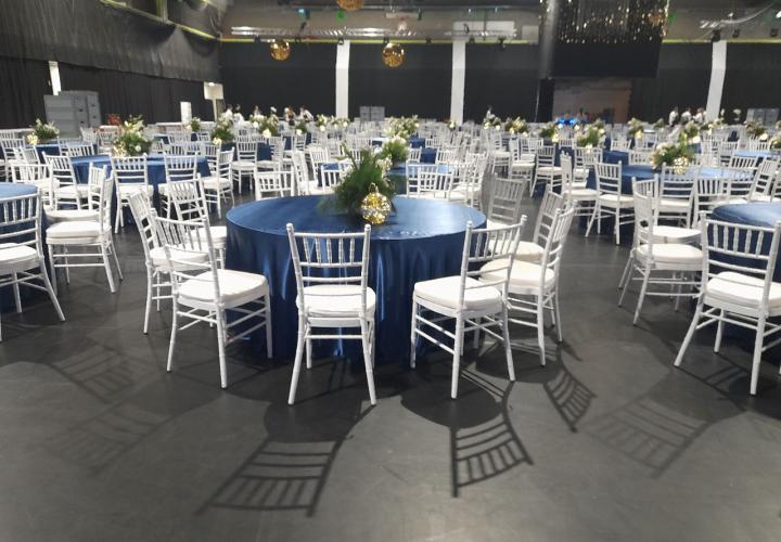 fehér chiavari szék bérlés, brent.hu