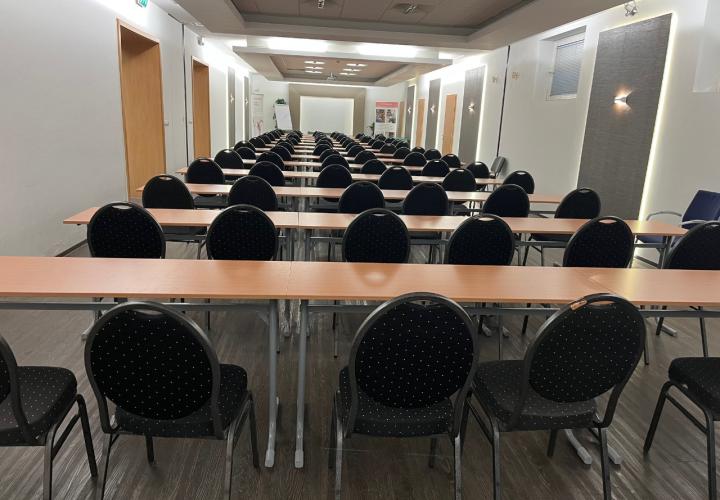 konferenciasztal bérlés, brent.hu