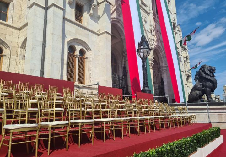 arany chiavari bérlés, brent.hu