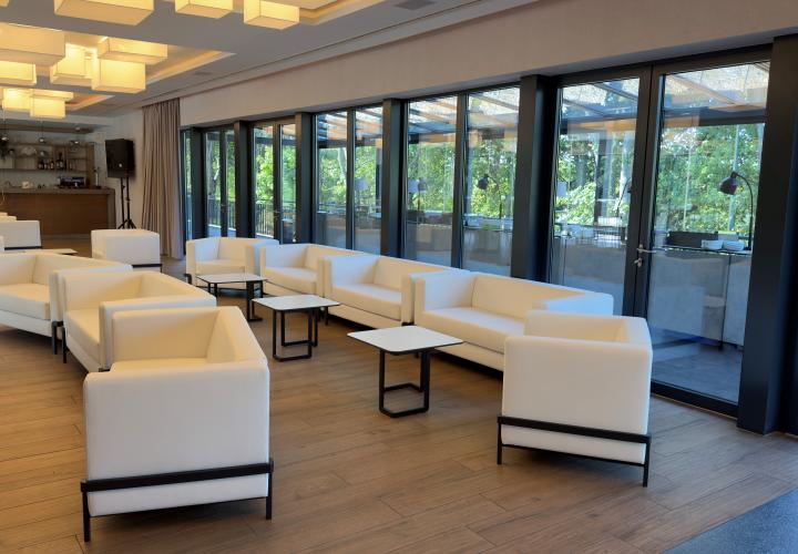 Lounge bútor bérlés rendezvényekre a B'rent Kft-től!
