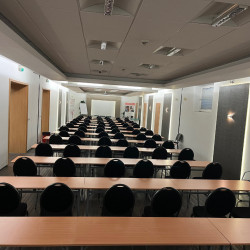 konferenciasztal bérlés, brent.hu
