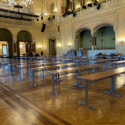 konferencia asztal bérlés, brent.hu